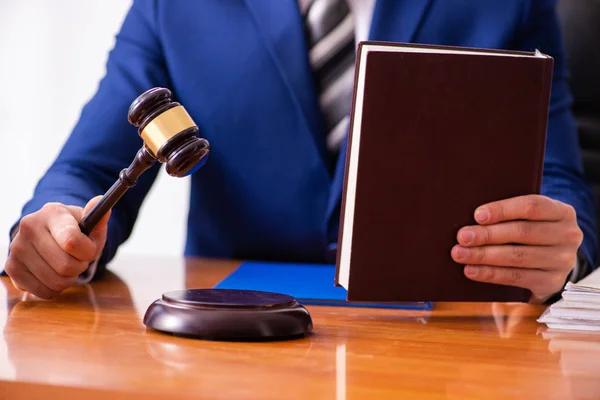 Personal Injury Attorneys on Why Witness Testimony is Crucial